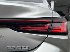 Lexus ES 200 Premium Edition - ფოტო 5
