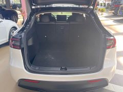 Tesla Model Y Standard Range RWD - ფოტო 10