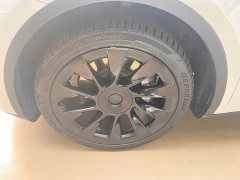 Tesla Model Y Standard Range RWD - ფოტო 3
