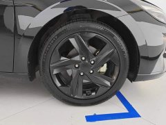 Hyundai Elantra 1.5L CVT LUX Black Knight Limited Edition - ფოტო 6