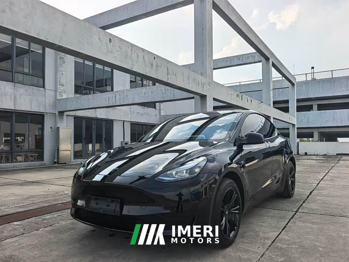 Tesla Model Y Facelift Rear-Wheel Drive