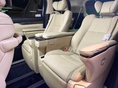 Toyota Vellfire Crown Hybrid 2.5L HV Luxury Edition - ფოტო 12
