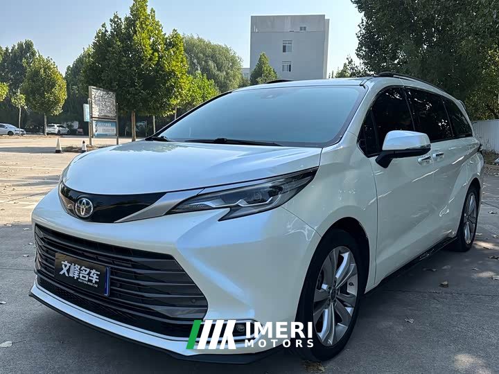 Toyota Sienna 2.5L Hybrid Premium Edition
