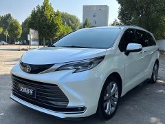 Toyota Sienna 2.5L Hybrid Premium Edition - ფოტო 1