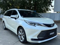 Toyota Sienna 2.5L Hybrid Premium Edition - ფოტო 2