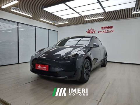 2024 Tesla Model Y Rear-Wheel Drive