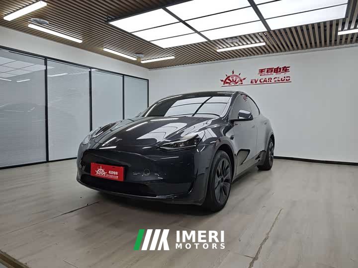 Tesla Model Y Rear-Wheel Drive