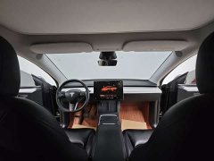 Tesla Model Y Rear-Wheel Drive - ფოტო 17
