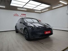 Tesla Model Y Rear-Wheel Drive - ფოტო 2