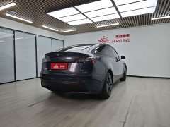 Tesla Model Y Rear-Wheel Drive - ფოტო 4