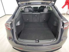 Tesla Model Y Rear-Wheel Drive - ფოტო 7