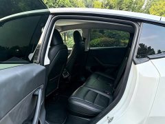 Tesla Model Y Rear-Wheel Drive - ფოტო 6