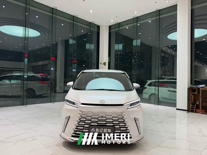 Lexus LM 500 Korean-spec version