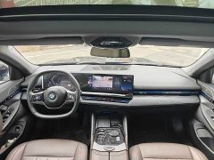 BMW 5 Series 525Li Luxury Package - ფოტო 8