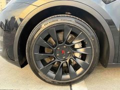 Tesla Model Y Rear-Wheel Drive - ფოტო 14