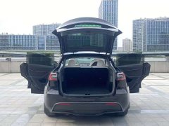 Tesla Model Y Standard Range RWD - ფოტო 12