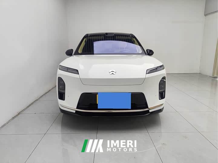 NIO ES8 Six-Seat Executive Signature Edition