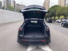 Tesla Model Y Standard Range RWD - ფოტო 10