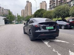 Tesla Model Y Standard Range RWD - ფოტო 13