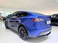 Tesla Model Y Long Range All-Wheel Drive - ფოტო 4