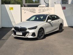 BMW 5 Series 530Li Premier M Sport Package - ფოტო 1