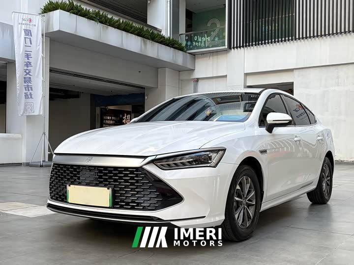 BYD Qin PLUS Glory Edition DM-i 55KM Leading - автомобиль из Китая