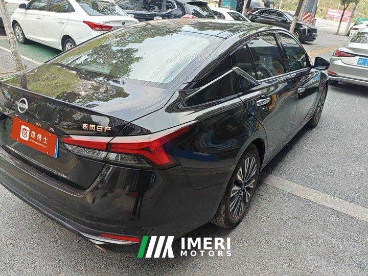 Nissan Teana 2.0L SV Black Gold Edition