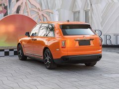 Rolls-Royce Cullinan Black Badge - ფოტო 6