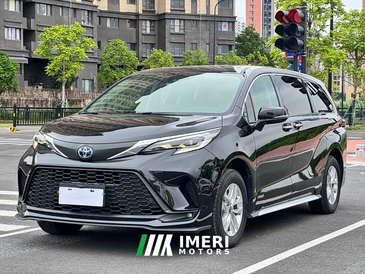 Toyota Grevias 2.5L Hybrid Comfort Edition