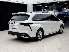 Toyota Gravia 2.5L Hybrid Comfort Edition - ფოტო 11