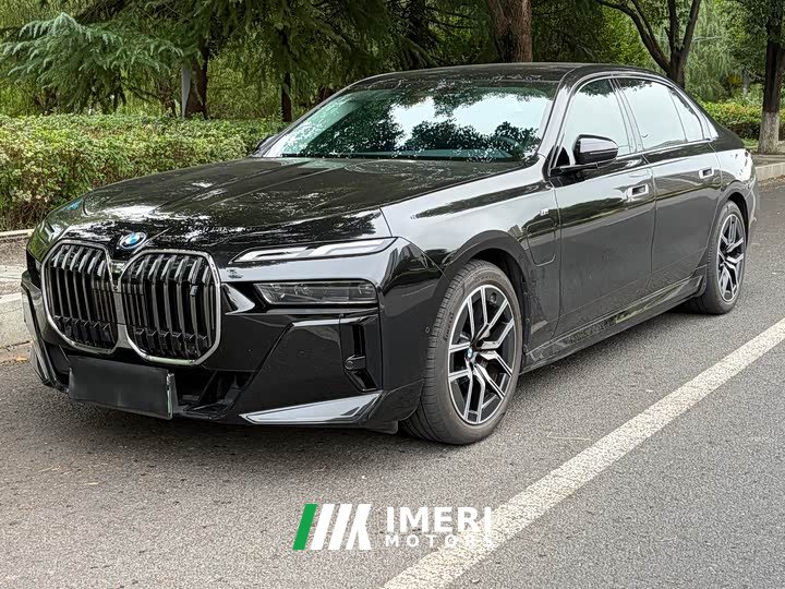 BMW i7 2023 eDrive50L Leading M Sport Package - ავტომობილი ჩინეთიდან