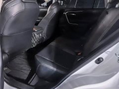 Toyota Venza 2020 2.0L CVT AWD Luxury - ფოტო 11