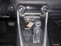 Toyota Venza 2020 2.0L CVT AWD Luxury - ფოტო 15