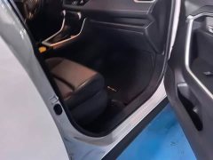 Toyota Venza 2020 2.0L CVT AWD Luxury - ფოტო 6
