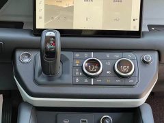 Land Rover Defender Facelift 90 3.0T P400 XS - ფოტო 13
