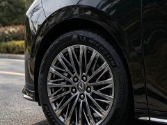 Lexus LM 2023 500h Six-Seat Premium Edition - ფოტო 5