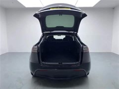 Tesla Model Y Rear-Wheel Drive - ფოტო 10