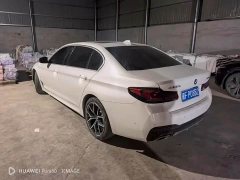 BMW 5 Series 530Li Luxury M Sport Package - ფოტო 4