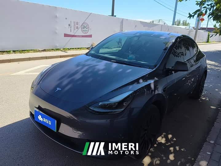 Tesla Model Y Rear-Wheel Drive