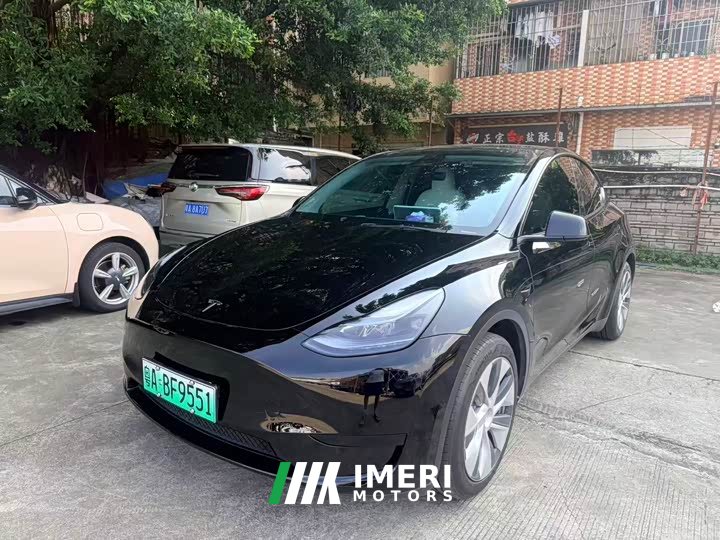 Tesla Model Y Facelift Rear-Wheel Drive