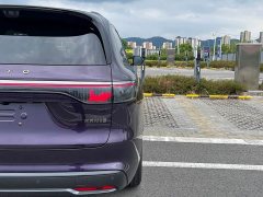 AITO M8 Pure Electric Ultra 5-Seater AWD (192-Channel LiDAR) - ფოტო 13