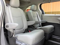 Toyota Grevias 2.5L Hybrid Premium Plus Edition - ფოტო 11