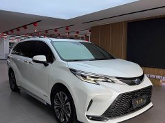 Toyota Grevias 2.5L Hybrid Premium Plus Edition - ფოტო 2