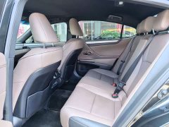 Lexus ES 200 Premium Edition - ფოტო 6