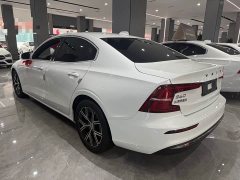 Volvo S60 B4 Smart Luxury Edition - ფოტო 10