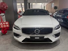 Volvo S60 B4 Smart Luxury Edition - ფოტო 2