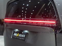 Li Auto Li Xiang MEGA Ultra - ფოტო 6