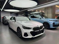 BMW 5 Series 525Li M Sport Package - ფოტო 1