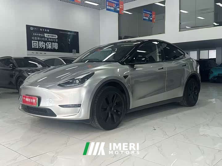 Tesla Model Y Long Range All-Wheel Drive