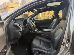 Lexus UX New Energy 2020 300e Pure Joy Edition - ფოტო 4